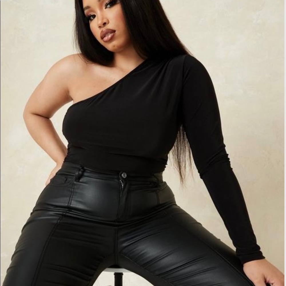 One shoulder slinky top